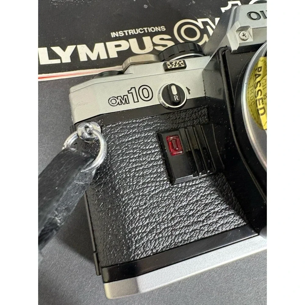 Olympus OM-10 35mm SLR Film Camera Zuiko 50mm f1.8 Lens Case Manual Untested
